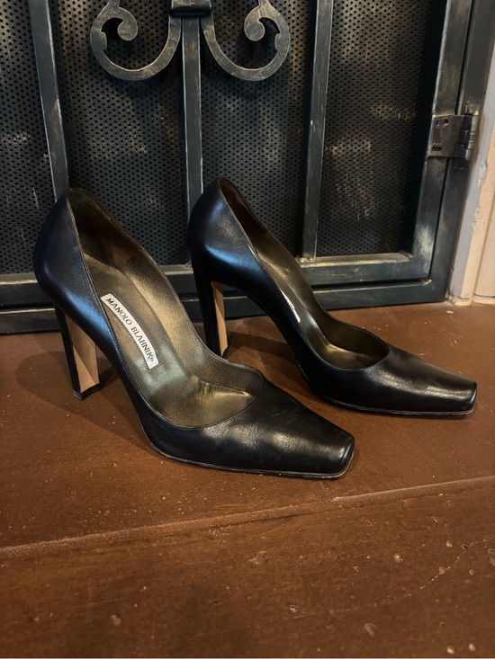 Manolo Blahnik Shoes - Manolo Blahnik Black Leather Square-Toe Heels